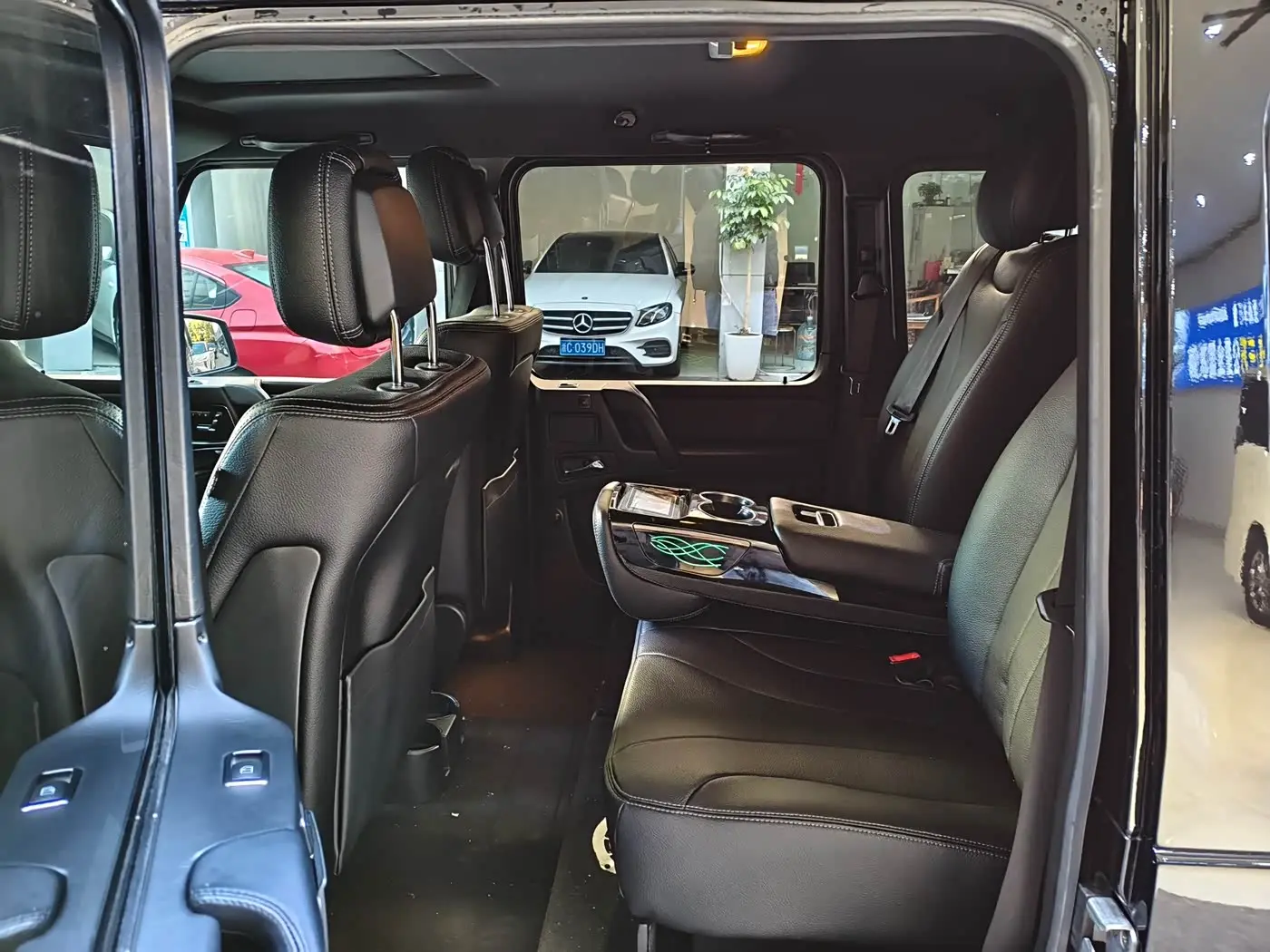 Mercedes-Benz G-Class 2018 — Photo 14/20
