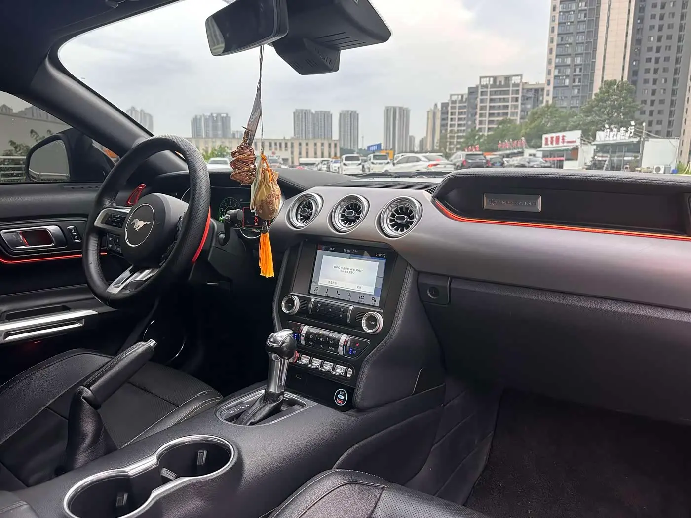 Ford Mustang 2018 — ფოტო 6/9