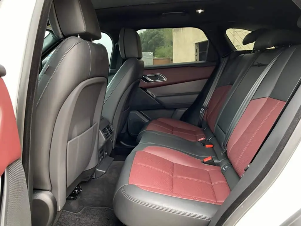 Land Rover Range Rover Velar 2024 — Photo 14/15