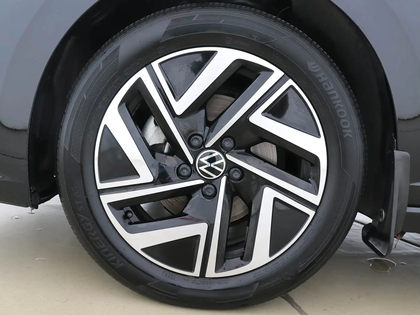Volkswagen Sagitar 2024 — Photo 16/16