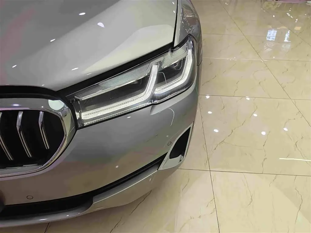 BMW 5 Series 2021 — Şəkil 16/19
