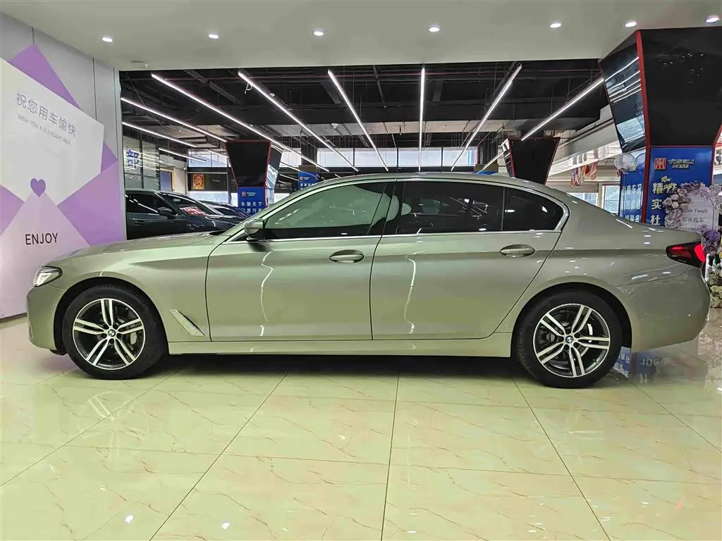 BMW 5 Series 2021 — Şəkil 7/19
