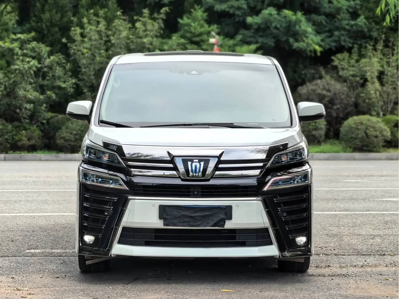 Toyota Vellfire 2021 — Photo 2/20