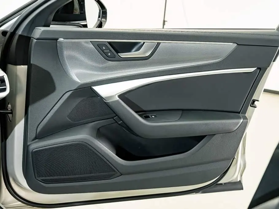 Audi A6L 2019 — Photo 15/20