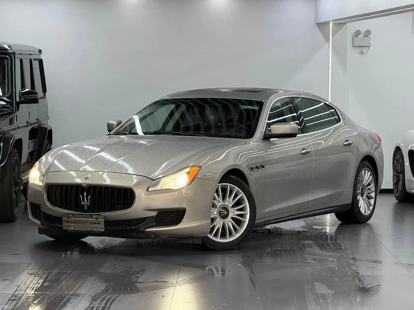 Maserati Quattroporte 2016 — Photo 1/9
