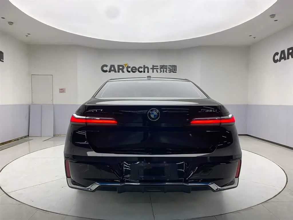 BMW 7 Series 2024 — Photo 6/20