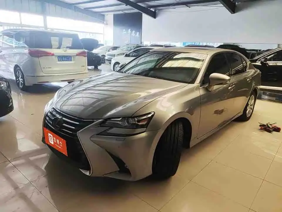 Lexus GS 2018 — Photo 1/4