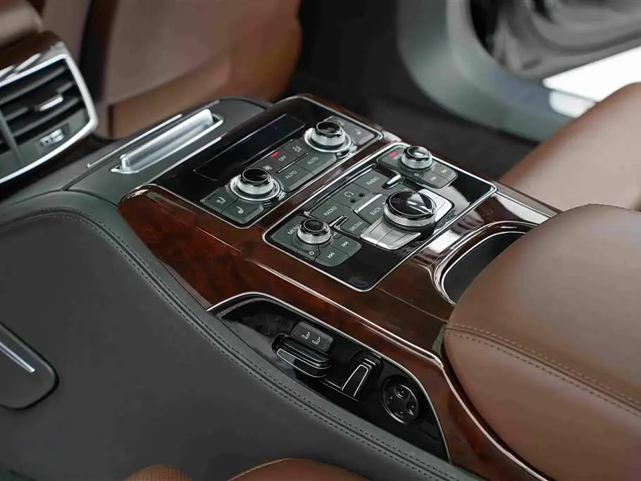 Audi A8 2013 — Photo 15/20
