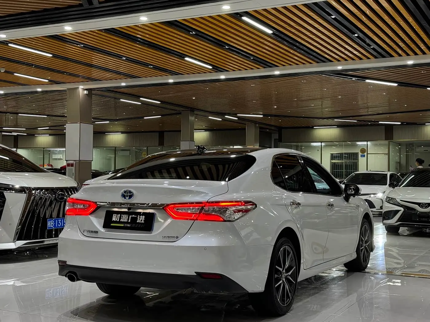 Toyota Camry 2022 — Photo 13/13