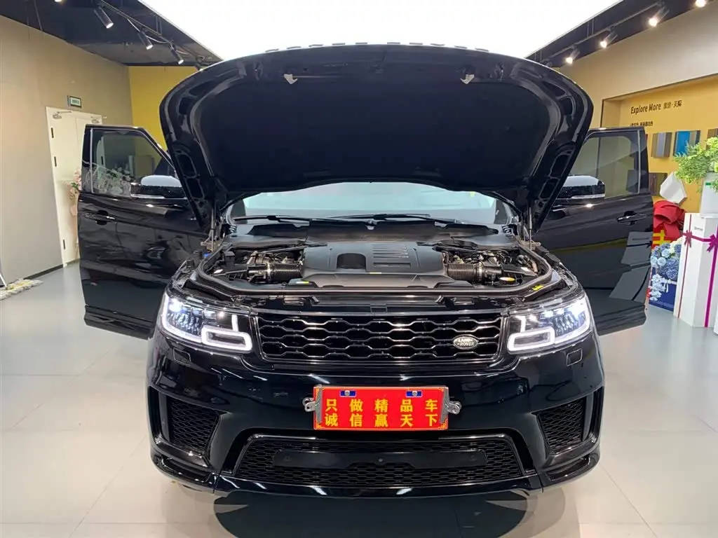 Land Rover Range Rover Sport 2021 — Photo 19/20