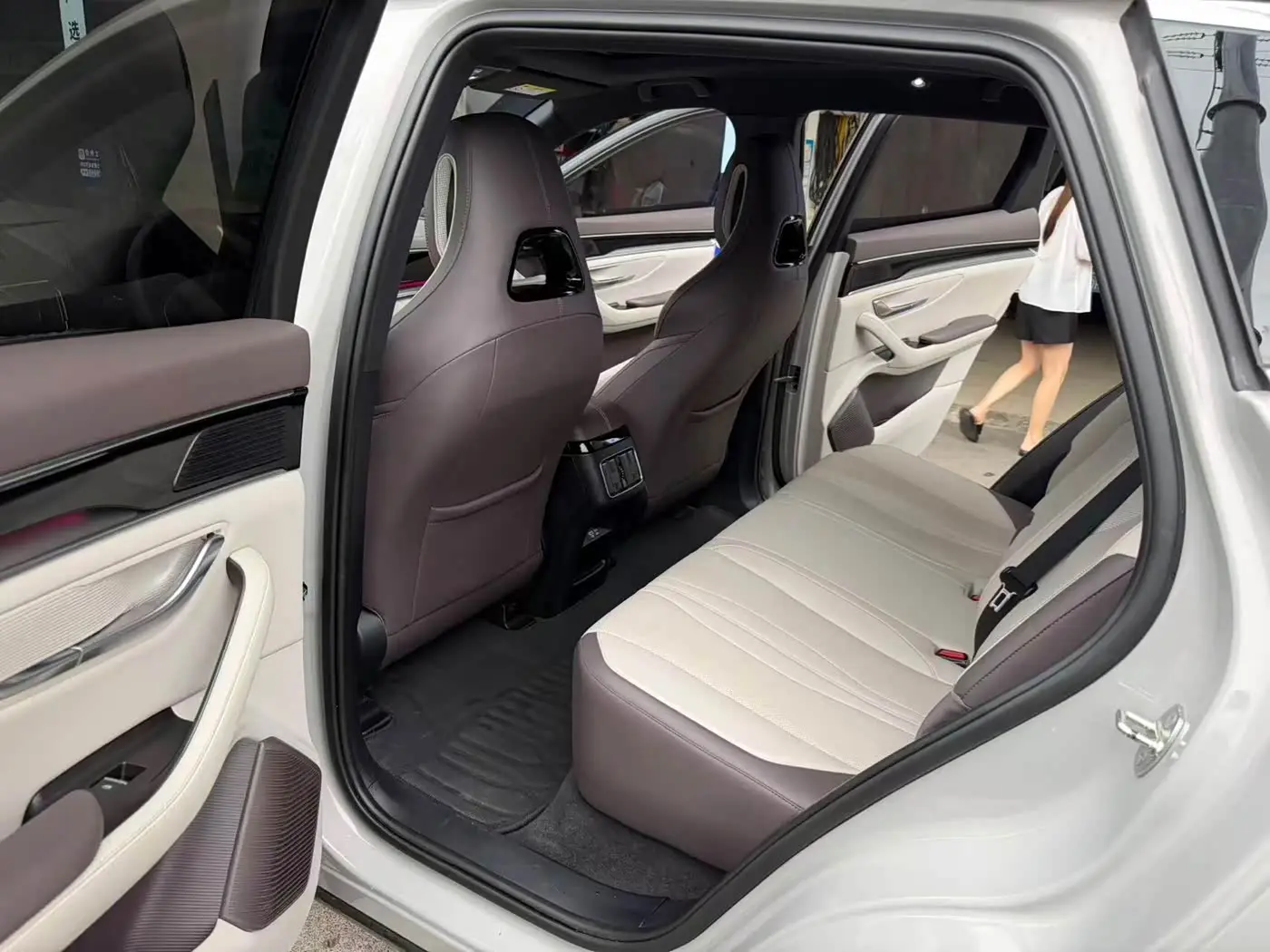 BYD Song PLUS PHEV 2025 — Photo 10/15