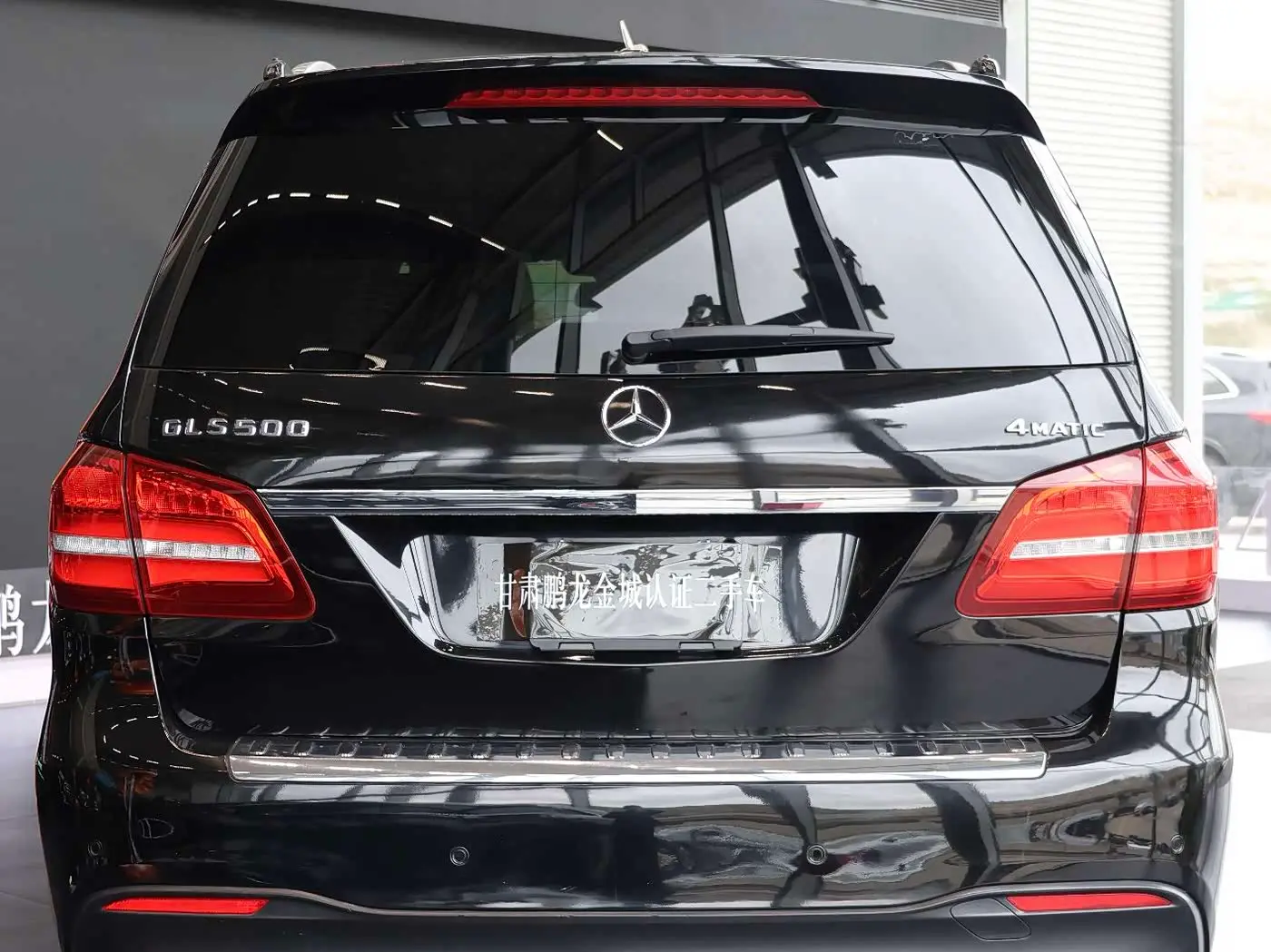 Mercedes-Benz GLS 2016 — Photo 18/18