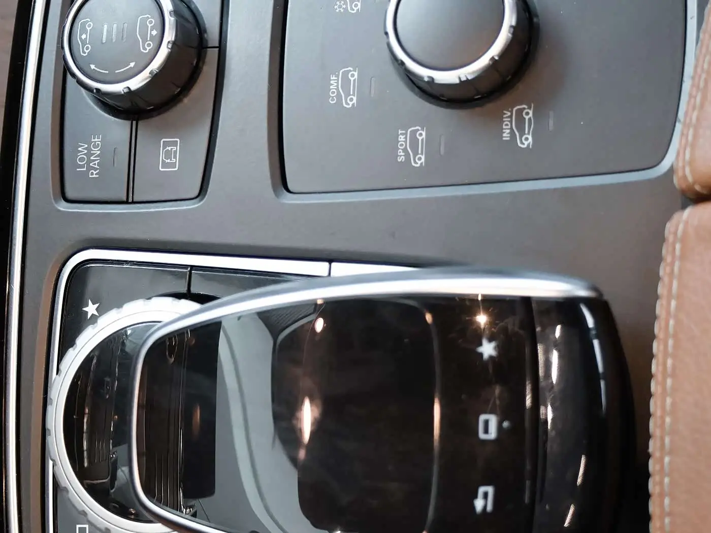 Mercedes-Benz GLS 2016 — Photo 8/18