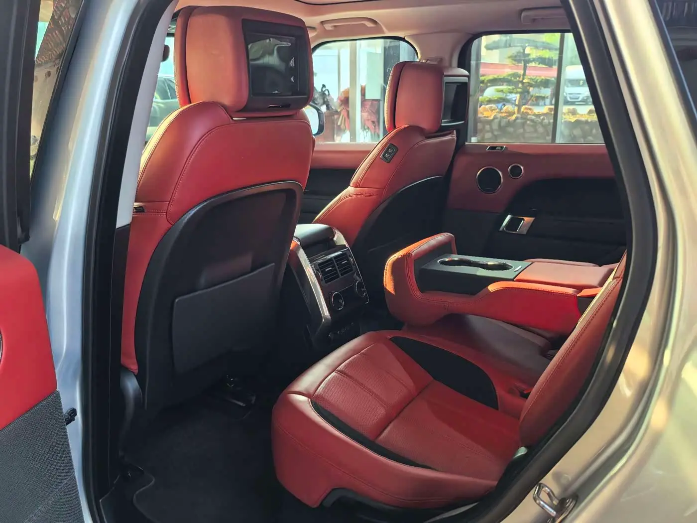 Land Rover Range Rover Sport 2022 — Photo 5/9