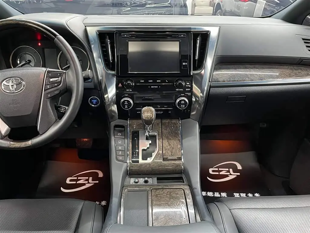 Toyota Alphard 2019 — Фото 11/15