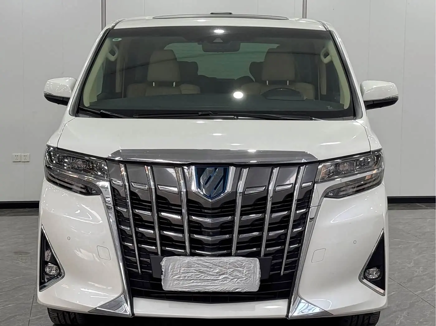 Toyota Alphard 2023 — Şəkil 2/16