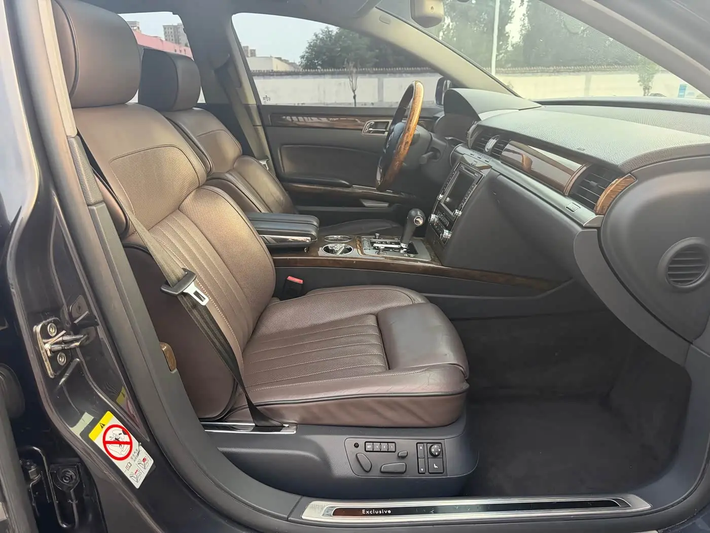 Volkswagen Phaeton 2012 — Photo 4/15