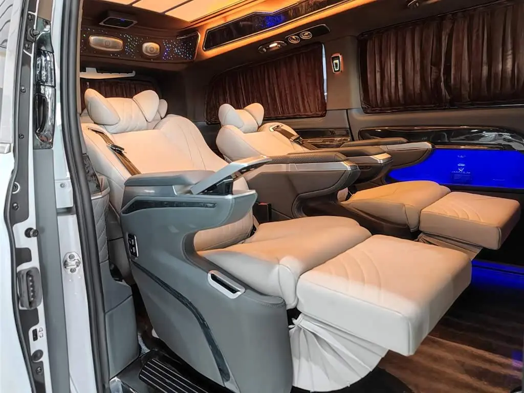 Mercedes-Benz Vito 2023 — Photo 8/20