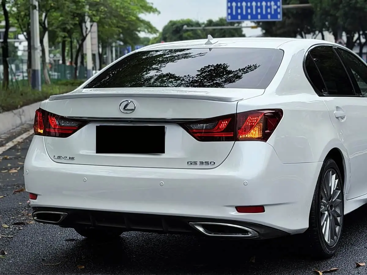 Lexus GS 2013 — Photo 6/19