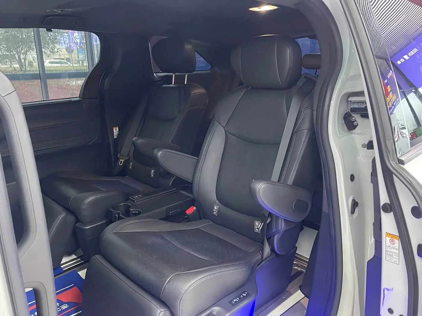 Toyota Sienna 2022 — Photo 6/20