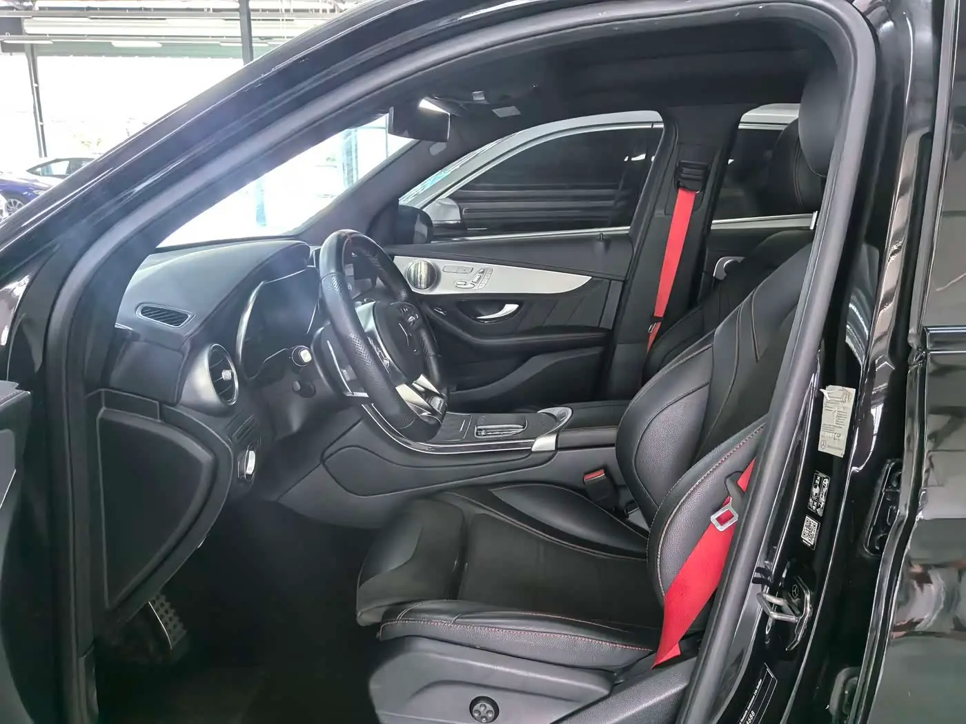 Mercedes-Benz GLC AMG 2021 — Photo 6/20