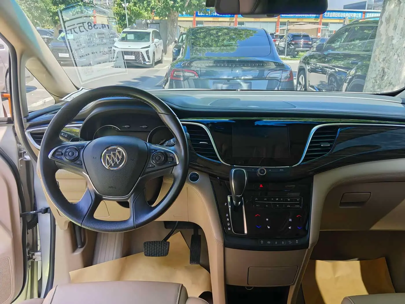 Buick GL8 2020 — Photo 5/11