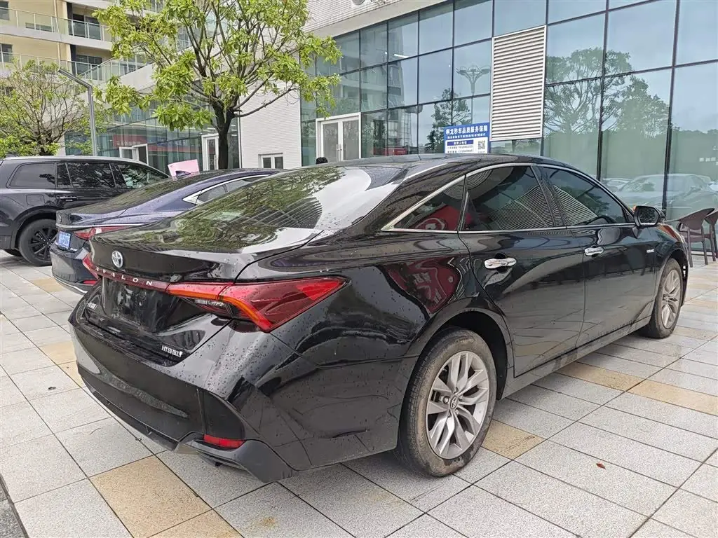 Toyota Avalon 2020 — Photo 8/9
