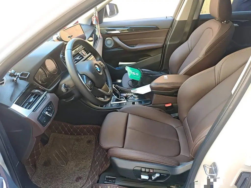 BMW X1 2021 — Şəkil 16/20