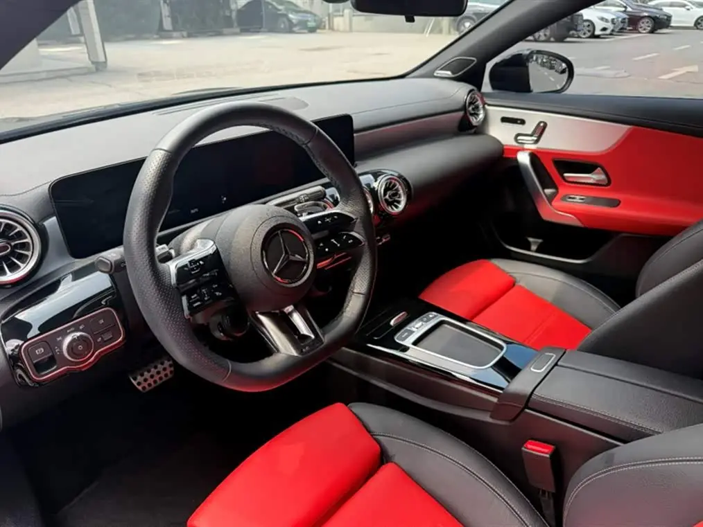 Mercedes-Benz A-Class AMG 2025 — Şəkil 9/17