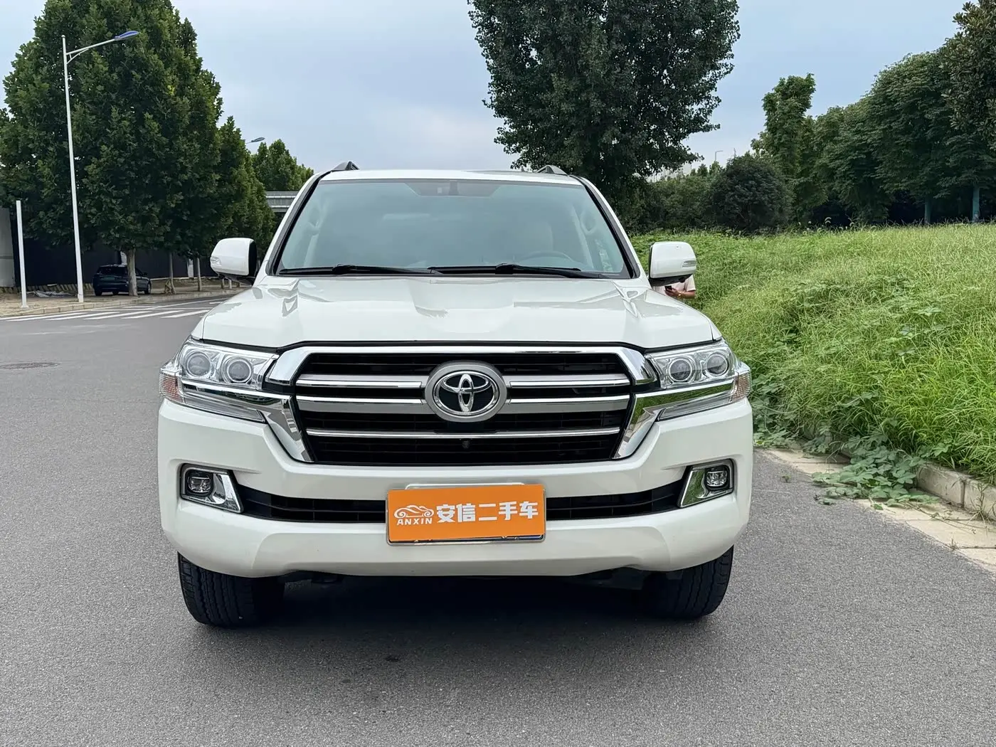 Toyota Land Cruiser 2014 — Photo 2/20