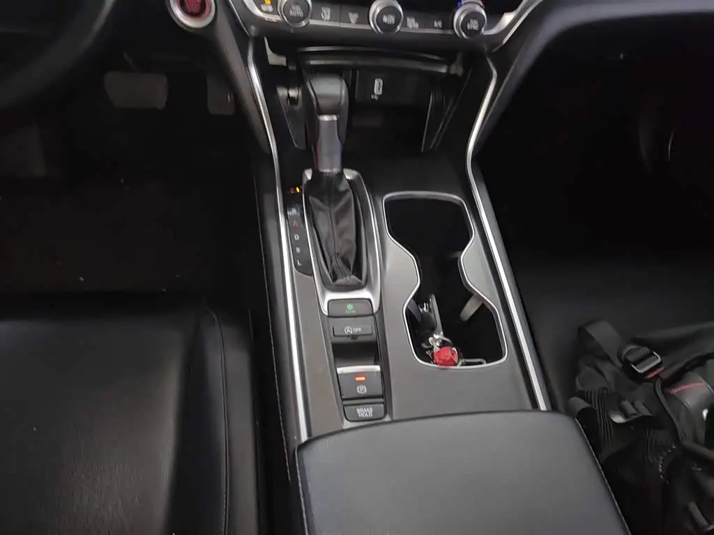 Honda Accord 2019 — Фото 12/20