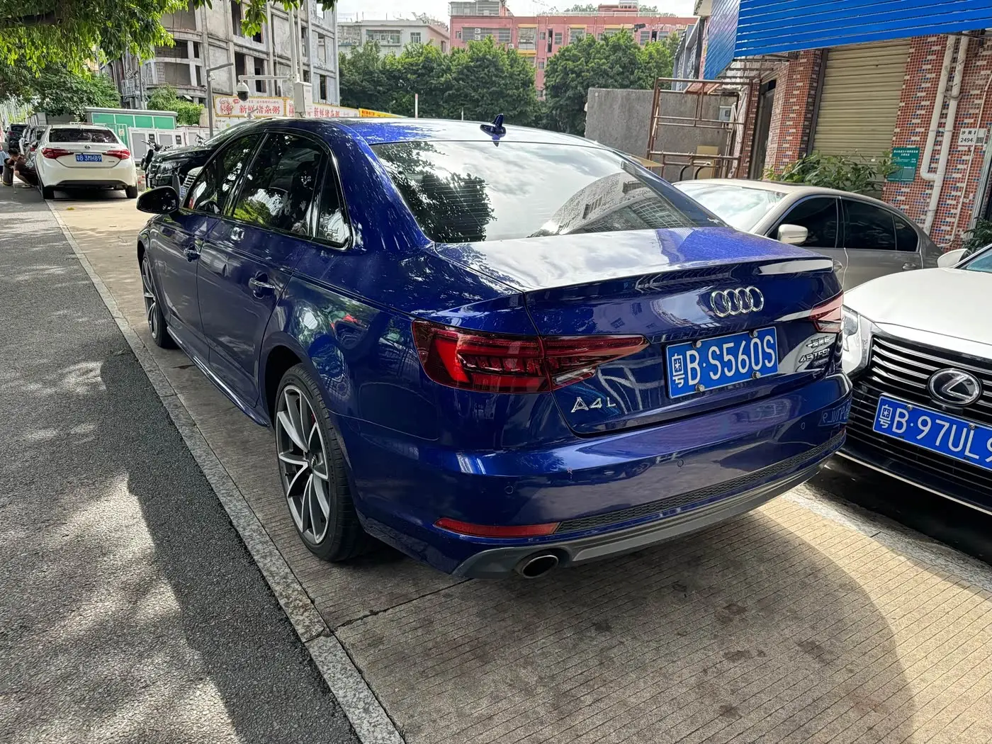 Audi A4L 2018 — Фото 4/8