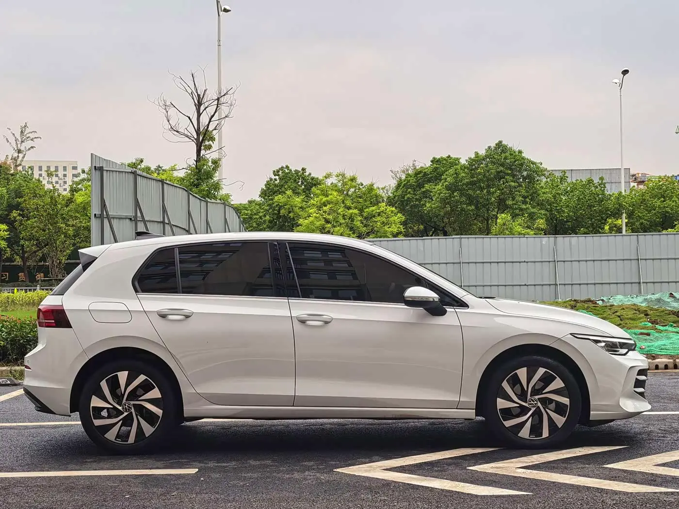 Volkswagen Golf 2025 — Şəkil 9/20