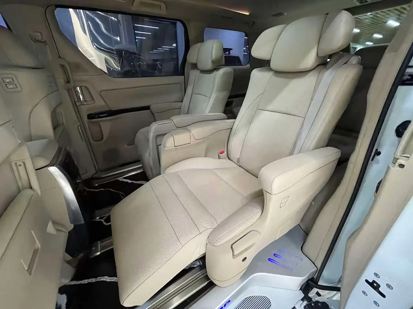 Toyota Alphard 2014 — Şəkil 15/20
