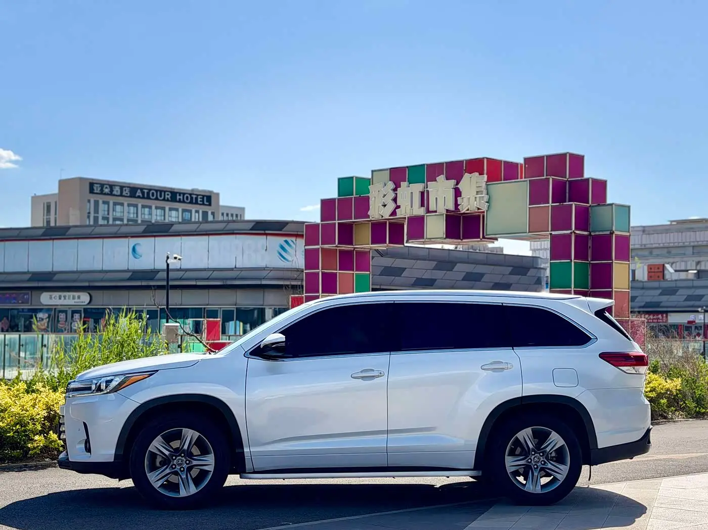 Toyota Highlander 2021 — Фото 4/13