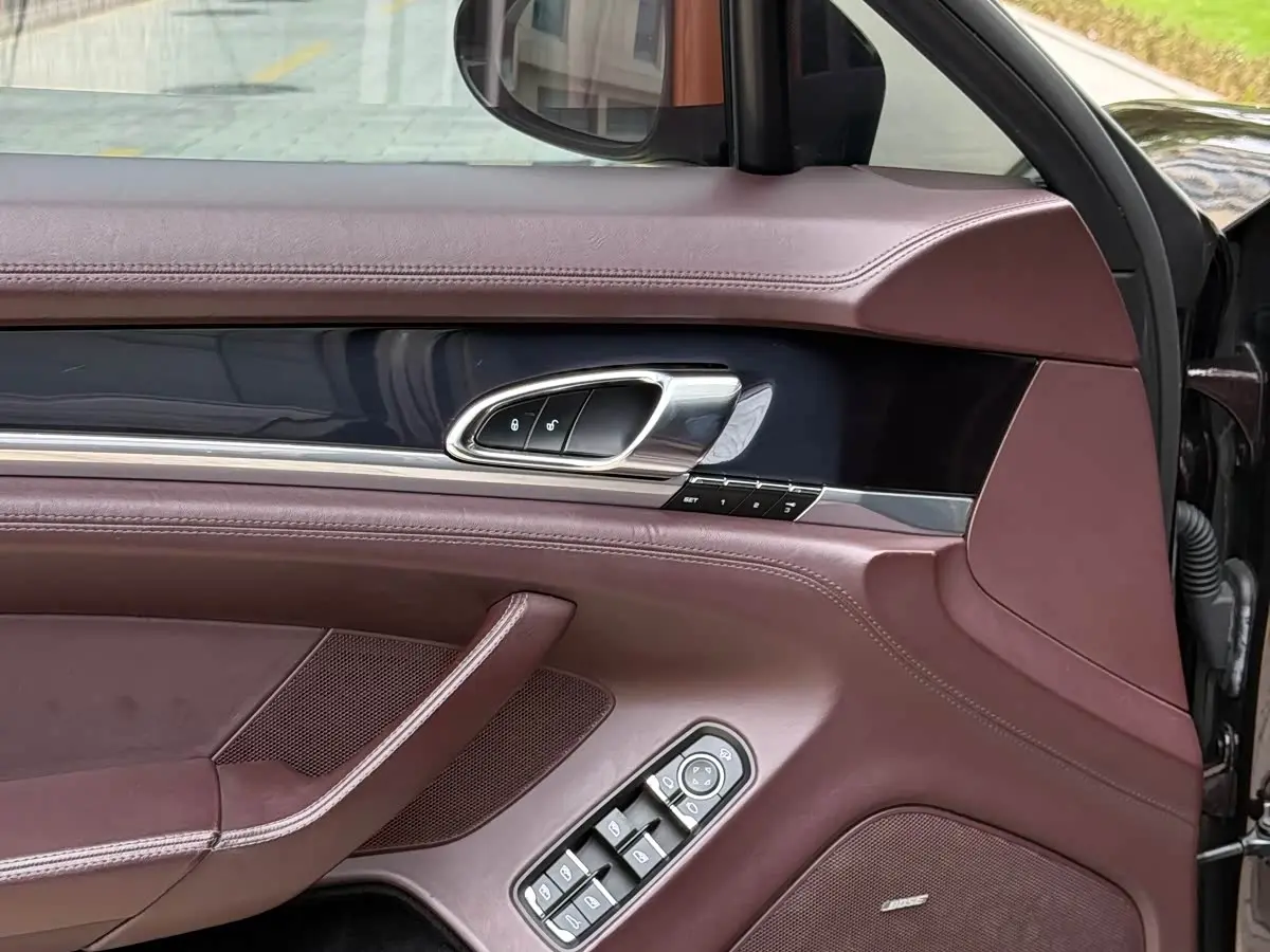 Porsche Panamera 2012 — Photo 12/20