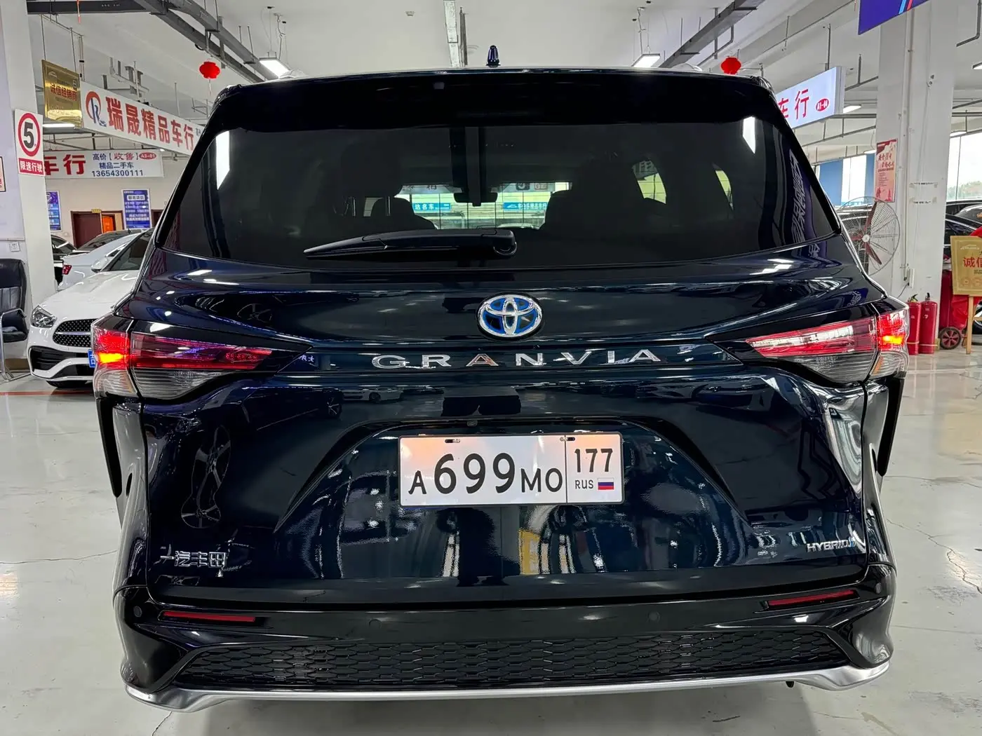 Toyota Granvia 2024 — Photo 6/9