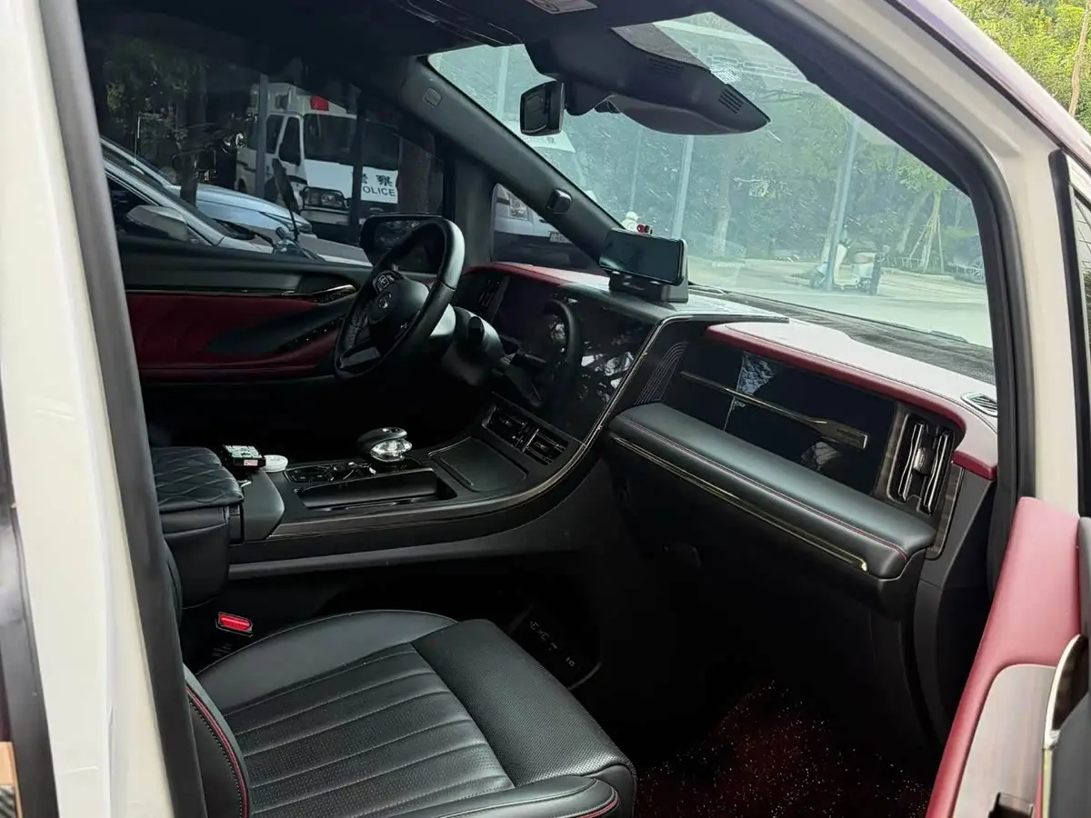 GAC Trumpchi Trumpchi M8 2023 — Şəkil 11/17