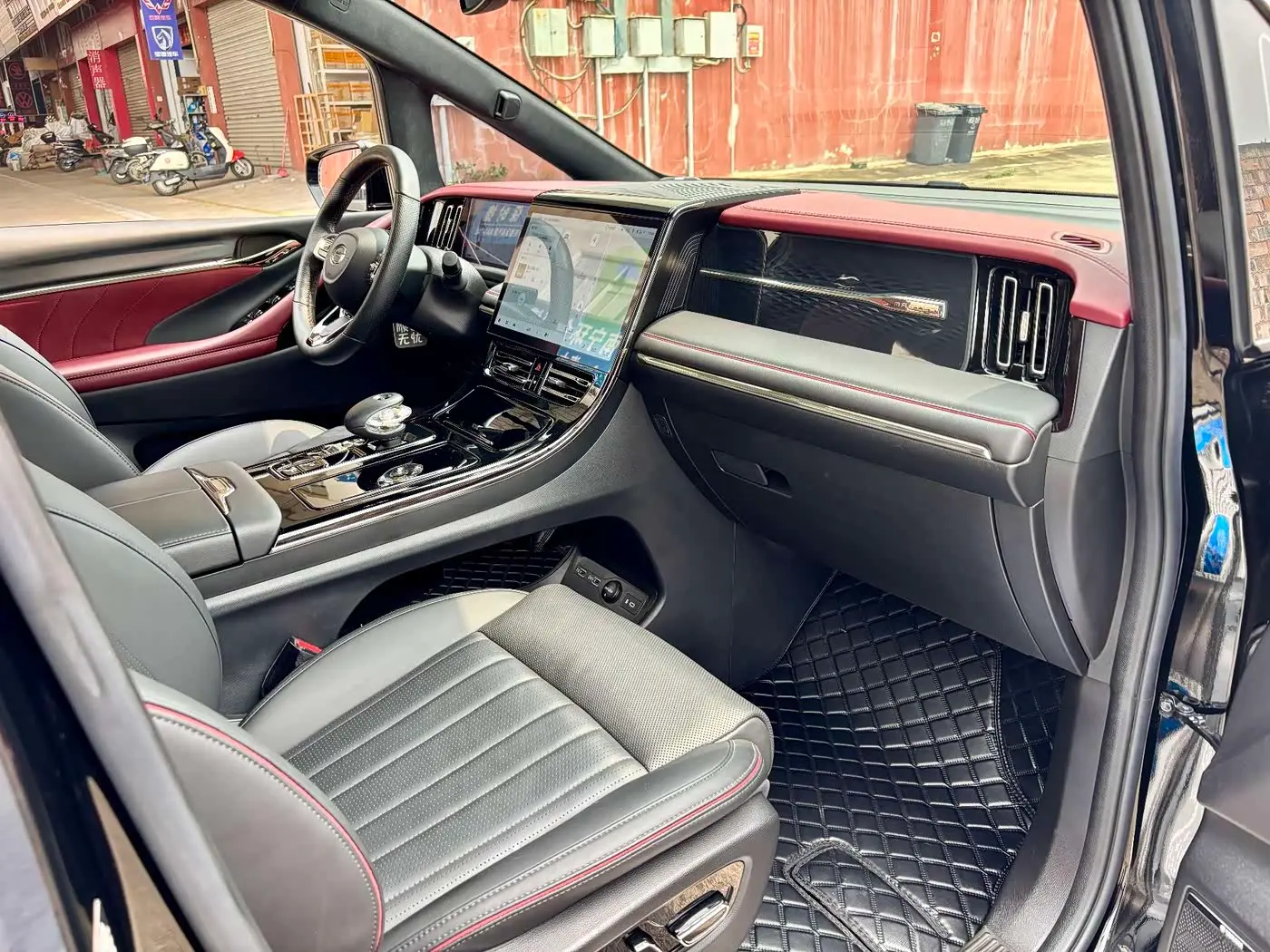 GAC Trumpchi Trumpchi M8 2024 — Photo 11/17