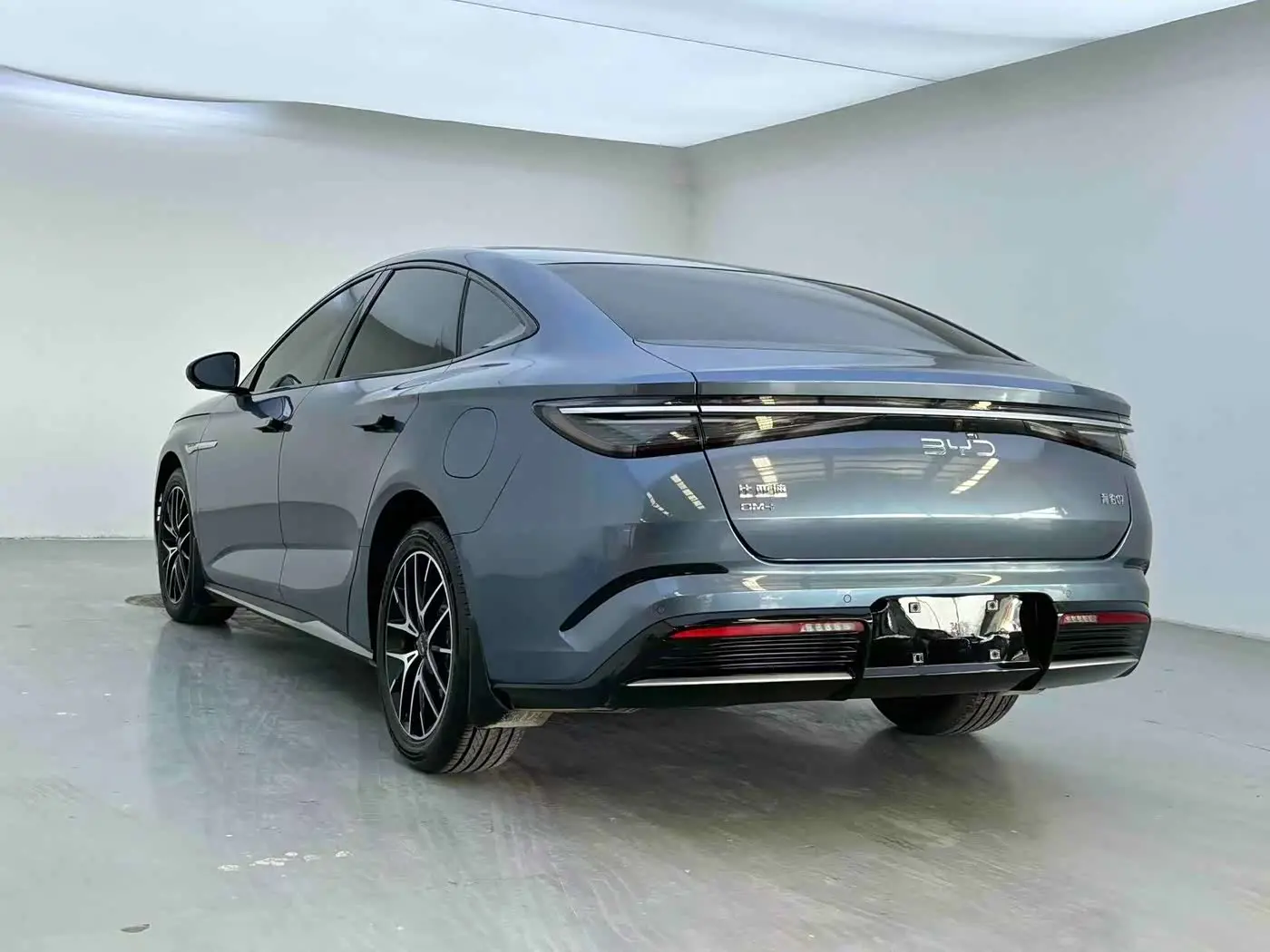 BYD Seal 07 DM-i 2025 — Photo 8/20