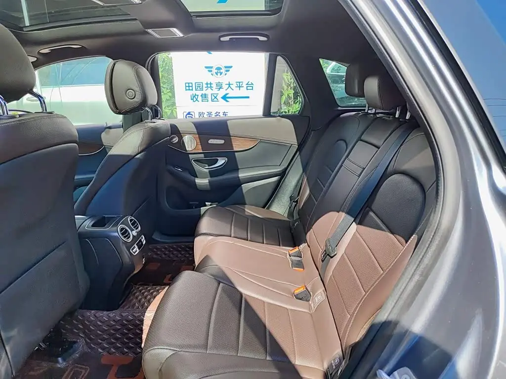 Mercedes-Benz GLC 2021 — Photo 8/11