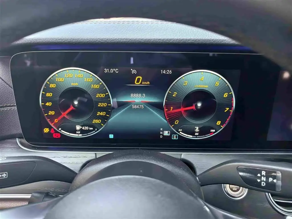 Mercedes-Benz E-Class 2021 — Photo 8/17