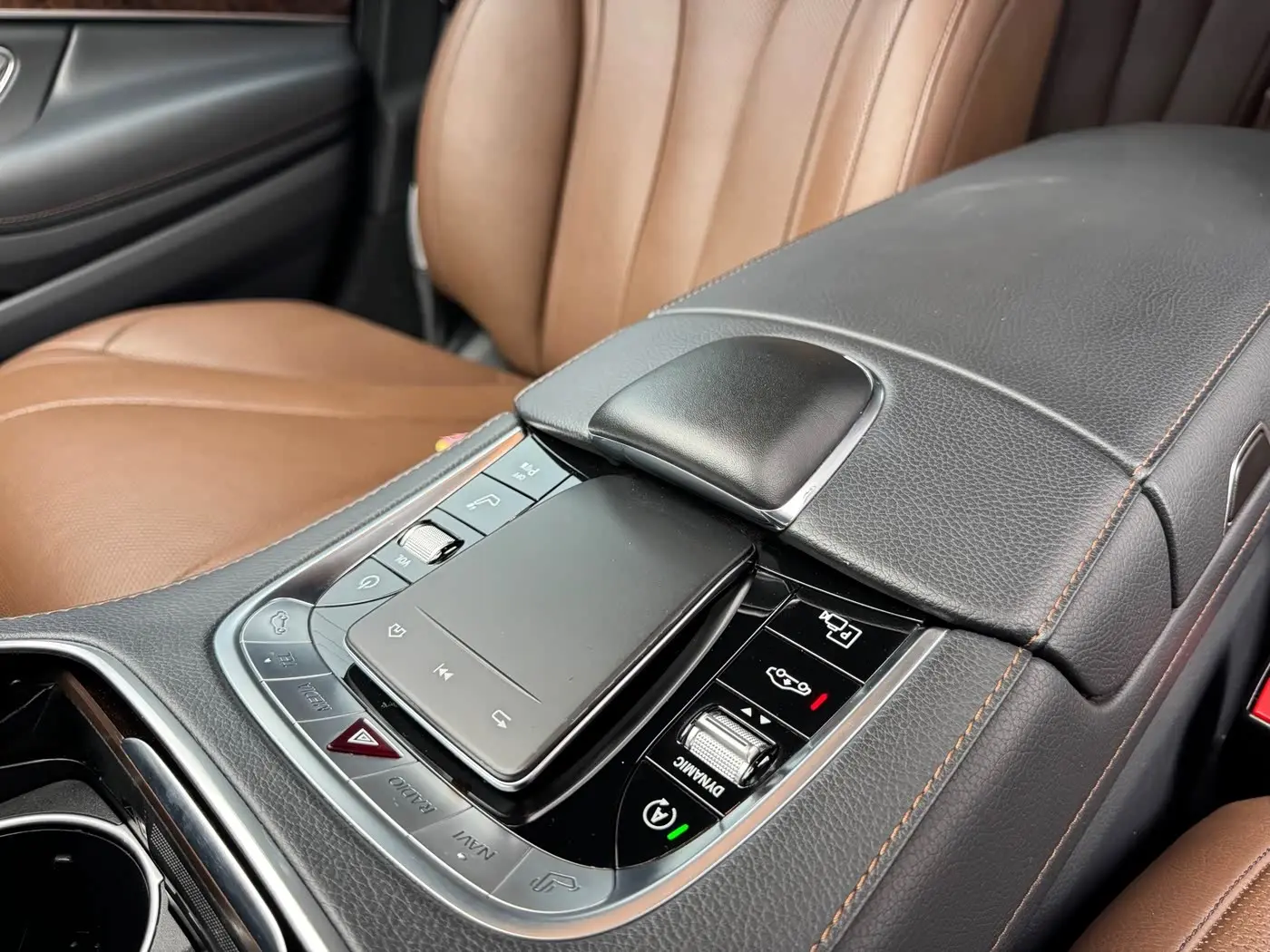Mercedes-Benz S-Class 2019 — Photo 12/18