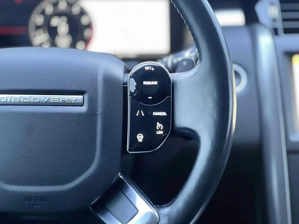 Land Rover Discovery 2020 — Photo 12/20