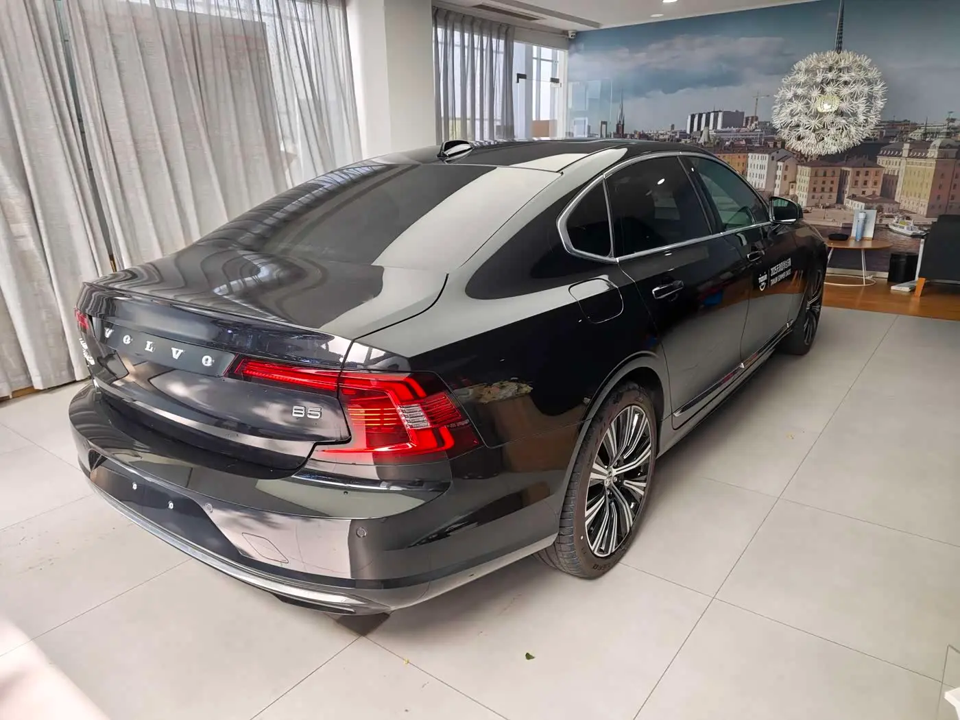 Volvo S90 2025 — Photo 17/17