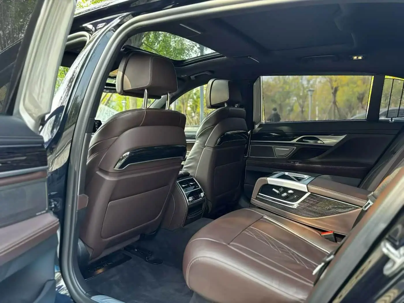 BMW 7 Series 2020 — Photo 4/9