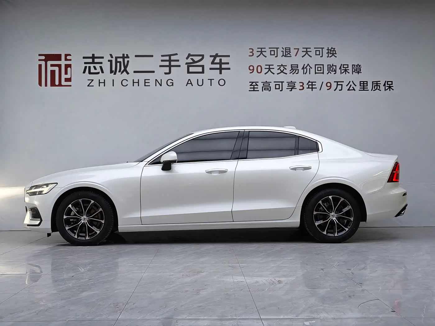 Volvo S60 2022 — Фото 4/20