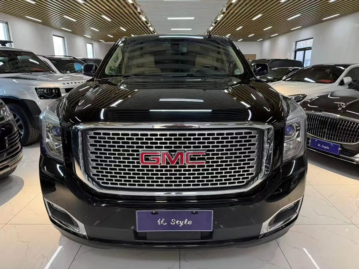 Daolangge GMC Yukon 2018 — Photo 2/16