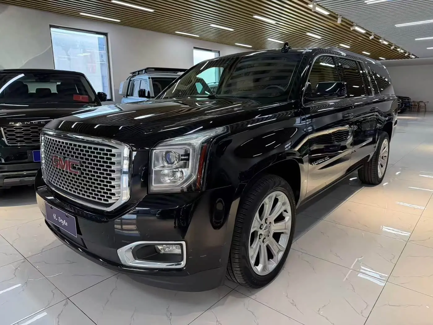 Daolangge GMC Yukon 2018 — Photo 3/16