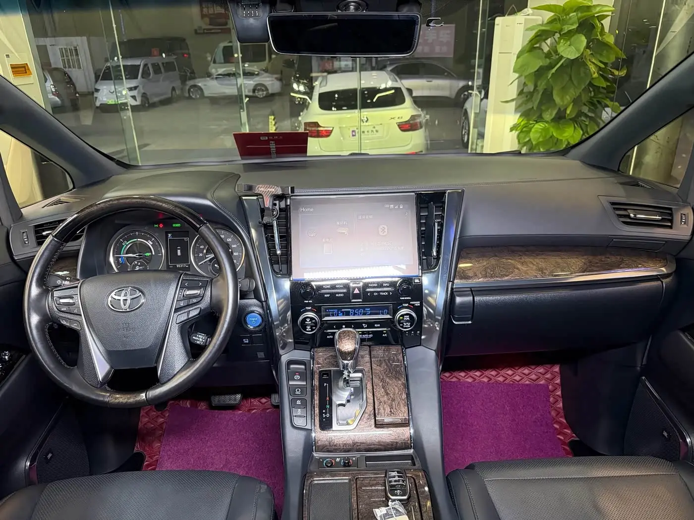 Toyota Vellfire 2021 — Photo 17/18